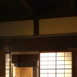 民家の差し鴨居