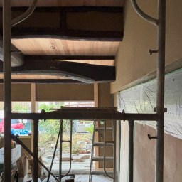 利兵衛の家　民家改修工事　土壁中塗り